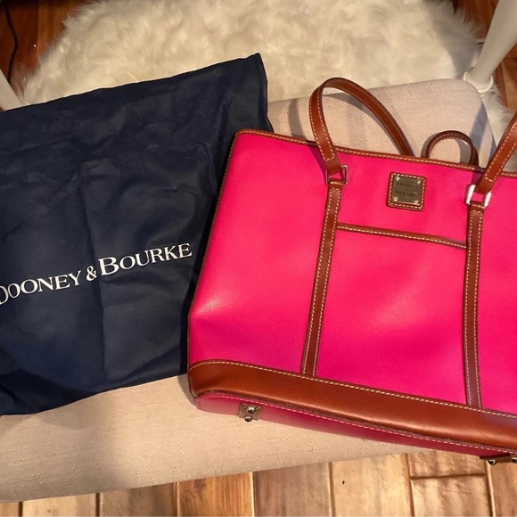 Dooney & Bourke Shoulder Bag Purse Tote, Like New - Picture 2 of 8